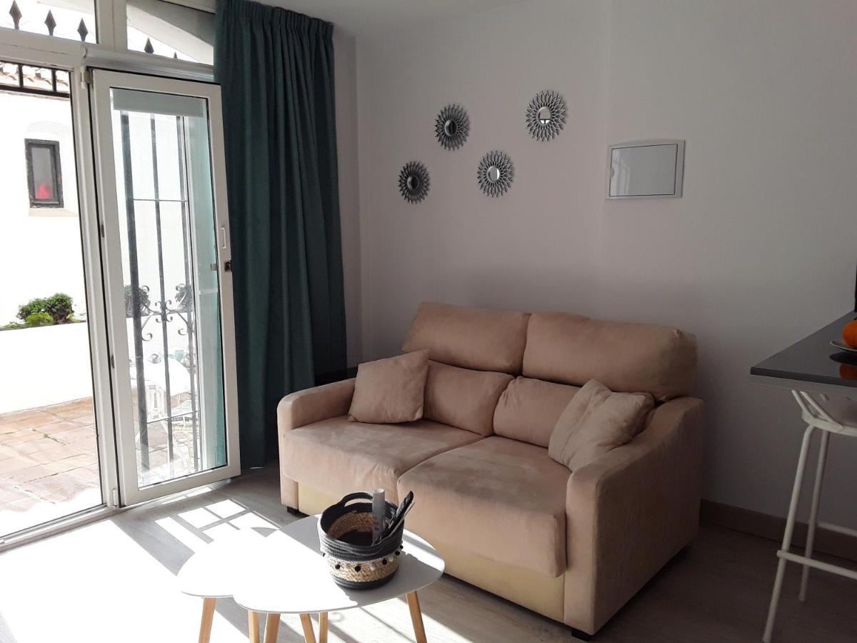 Dona Lola , Luminoso Calahonda, Mijas Apartment *
